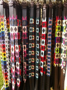 Ceinture en cuir de polo de meilleure qualité avec boucle dorée brodée de couleur rouge et verte pour accessoires de sport - Product Image 4