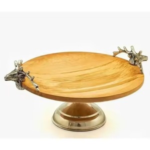 Support de service de gâteau en bois de la plus haute qualité avec support de service de dessert sucré en métal de conception de renne pour le mariage et tous les événements - Product Image 1