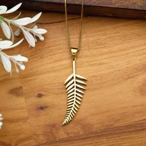 Hermoso colgante bohemio de cadena dorada simple, joyería de latón en forma de hoja para uso diario - Product Image 4