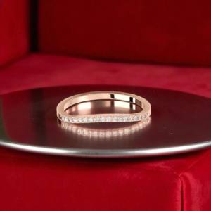 0.50 carats F-G/VS Lab Grown Round Cut Diamond Prong Set Half Eternity Prong Set Bague de mariage en argent pour elle - Product Image 3