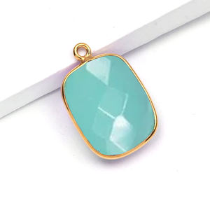 Grand pendentif en labradorite plaqué or fait main de forme irrégulière 14x18MM, taillé à facettes, en argent 925 naturel pour la fabrication de bijoux - Product Image 3