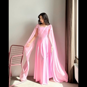 Dreamy Elegance Every Thread-Vestido de crepé hecho a mano A-Line Vestido de fiesta formal perfecto personalizable Hasta el suelo Cintura natural - Product Image 2