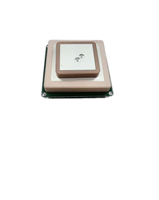 La carte RTK de haute précision est utilisée comme station de base avec une antenne de communication pour fournir des données d'étalonnage sur une portée de 3 à 5 km