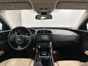 Increíble Jaguar XE 25t Premium AWD 2018 Usado en Perfectas Condiciones con Poco Kilometraje en Existencia, Ofrecido a una Fantástica Oferta - Product Image 4