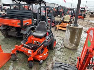 Cortadoras de Césped de Giro Cero Kubota Z422 Usadas en Venta - Product Image 6