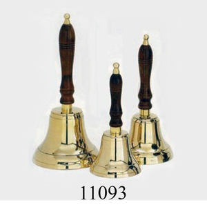 Fabricante y exportador indio de campana de mano decorativa de latón con campana de mango de madera para el hogar y productos de regalos de decoración - Product Image 1