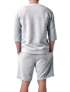 Chemise décontractée pour homme en jacquard uni à col en V, durable, ample, polyvalente, pour le printemps et l'été - Product Image 2