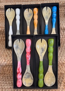 Ensemble de service à salade en résine fait main, prix de gros d'usine, outils de cuisine en résine personnalisés, ustensiles de cuisine, ensemble cuillère et fourchette de service - Product Image 4