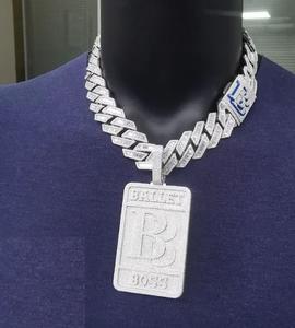 Colgante chapado en oro blanco de 14K, colgante de diamante de tamaño personalizado, letras mayúsculas personalizadas, colgantes de rapero idealistas completamente helados - Product Image 1