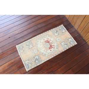 Vintage Small Rug, 1,4x2,<b>9</b> ft Turkish Rug, Red Southwestern Wool Rug - Product Image 2
