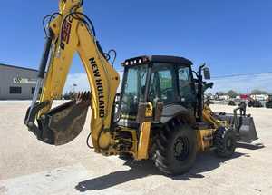 2020 baru <span class=keywords><strong>Holland</strong></span> B95C Backhoe Loader digunakan dengan JCB Bobcat Mini <span class=keywords><strong>Skid</strong></span> <span class=keywords><strong>Steer</strong></span> traktor fitur mesin inti Motor termasuk