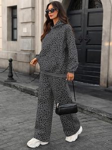 Sudadera elegante y moderna para mujer, forro polar de manga larga, diseño suave y acogedor, ideal para uso en exteriores o interiores - Product Image 3