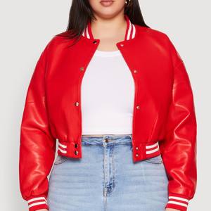 Chaquetas Varsity de mujer personalizadas con estilo, chaquetas de punto de calidad superior Varsity Jassts a la venta, características transpirables, Color Rojo - Product Image 1