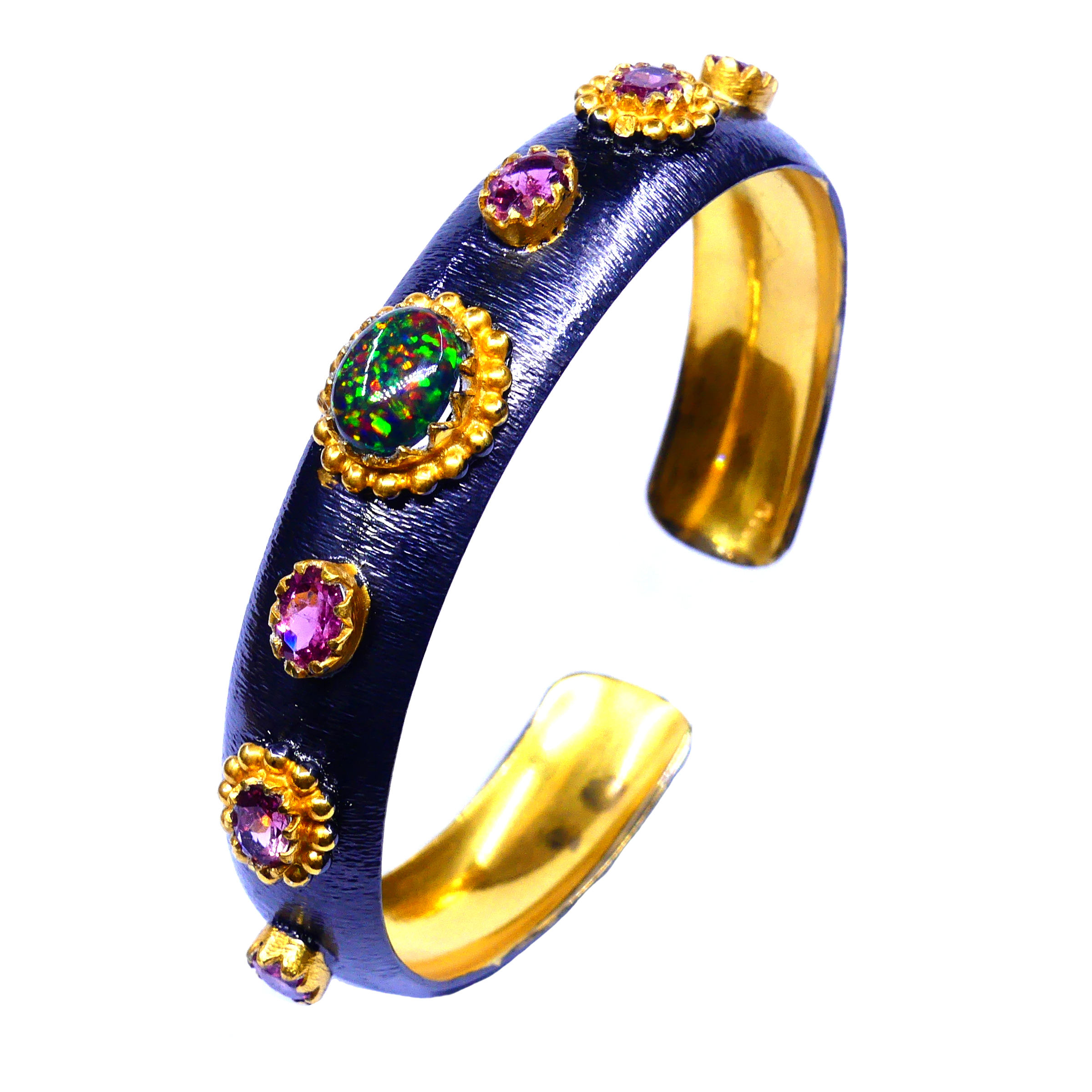 สีเหลือง