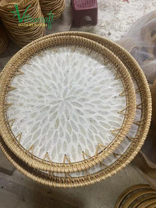 Le plateau en rotin est fait à la main au Vietnam. Plateau en rotin incrusté de nacre. Plateau rond en rotin. Faites de la décoration de la pièce. Un cadeau significatif - Product Image 2
