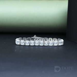 Pulsera adorable suelta de diamantes radiantes para mujer en oro macizo de 14kt con diseño exclusivo y para cada lugar - Product Image 2