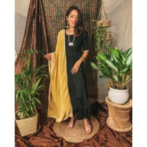 Womens Charcoal Black Suit Set Sleek Tailored Blazer and Pant Outfit Contemporary Formal Wear for Office and Events - Product Image 4