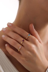 Bague ajustable personnalisée 16-17 mm avec mini-pierre de naissance baguette, topaze bleue et rubis, bague délicate avec pierre de naissance - Product Image 5