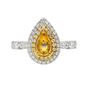 Bague de fiançailles classique pour femme en or blanc massif 18 carats avec logo personnalisé, sertie de diamants en forme de poire - Product Image 1