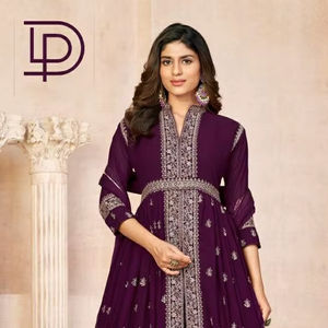 Elegante Sherwani de invierno: bordado de varios hilos, trabajo de secuencia y tela Georgette pesada - Product Image 1