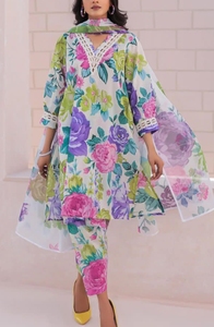 Traditional <b>Pakistani</b> <b>Dresses</b> for <b>Eid</b> Festive <b>Pakistani</b> Attire with Cultural Motifs Best Wholesale Price - Product Image 4
