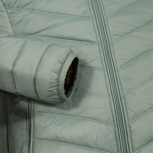 Chaqueta acolchada de calidad superior de gran venta, chaqueta acolchada cómoda de invierno cálida para mujer, venta en línea con colores personalizados - Product Image 4