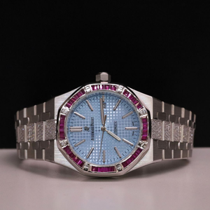 นาฬิกาเงินสุดหรูสำหรับผู้ชายตัวเรือนไพลินสีชมพูสำหรับสายสีน้ำเงินสร้อยข้อมือเพชรโครโนกราฟออกแบบนาฬิกาควอตซ์ระดับพรีเมียม - Product Image 1