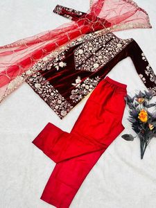 Ensemble Kurta et pantalon en velours prêt-à-porter pour les fêtes, avec une belle broderie sur le dupatta, tenue de mariage entièrement cousue - Product Image 6