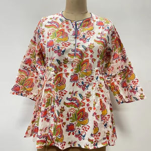 Top Corto Bohemio con Estampado Floral Étnico Indio en Algodón, Cuello en V, Volantes, Informal, para Fiesta, Estilo Natural - Product Image 1