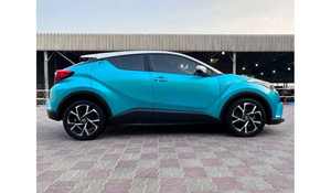 Toyota C-HR 2020 Usado, Tracción en las Cuatro Ruedas, Automático, Volante a la Izquierda, SUV, Asientos de Cuero, Neumáticos R21, Control de Crucero Adaptativo, Cámara 360, Interior Claro - Product Image 6