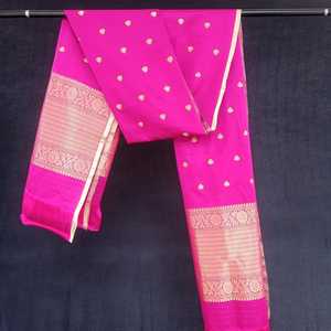 ผ้าไหม Banarasi Duppatta ผ้าซาตินหรูหราสำหรับชุดอินเดียแบบดั้งเดิม - Product Image 1