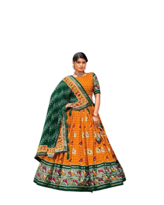 Charmant lehenga en soie tasar avec un travail d'impression en feuille et une dentelle patti dupatta cousue avec une fermeture éclair à cordon de serrage cancan - Product Image 1