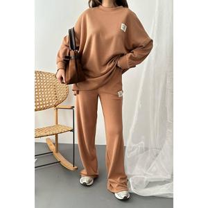 Conjunto de Suéter y Pantalones Clásicos de Canalé Color Camel - Camel - Product Image 5