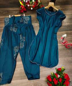 Vêtements indiens pour femmes, style Bollywood, mode 2022 kurti plaza, chef multicolore, prix le plus bas par vêtements ethniques - Product Image 2