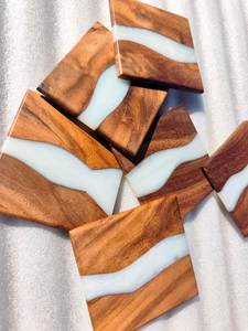 Sous-verre en résine époxy et bois au design unique EARO pour café, thé, boissons – Personnalisable, carré ou rond, pour tasses à thé - Product Image 5