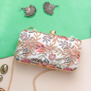 Bolsos de mano y bolsos de mano de mujer de primera calidad en lámina de oro o bordado de hilo ahora se ofrecen a precios al por mayor - Product Image 1