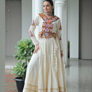 Pure rayonne avec retouche de dentelle Gota Patti et véritable miroir fonctionne avec cancan entièrement cousu Lehenga Choli pour la collection Navratri - Product Image 1