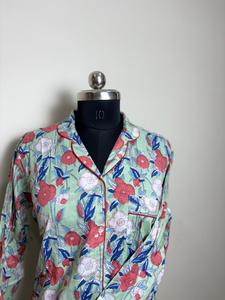 Camisa de algodón con estampado floral verde para mujer Top de manga larga con botones informales - Product Image 5