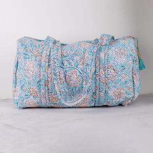 Sac de voyage décontracté en coton matelassé fait main avec fermeture éclair, sac de sport de luxe, grande capacité, durable, essentiel pour les voyages des femmes - Product Image 1