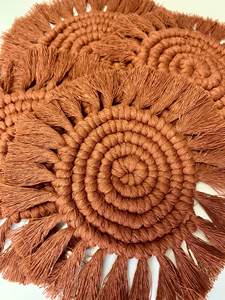 Posavasos de macramé Boho Chic, intrincado Diseño Artesanal de Isar International Llp para decoración moderna del hogar - Product Image 3