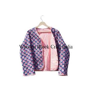 Chaqueta Acolchada Clásica de Algodón Hecha a Mano para Mujer, Reversible, con Patrón Étnico Kantha, Ecológica para Invierno - Product Image 1