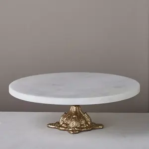 Présentoir décoratif à gâteaux en métal doré avec base en marbre Présentoir à bonbons pour cupcakes et pâtisseries pour mariage et fête d'anniversaire - Product Image 2