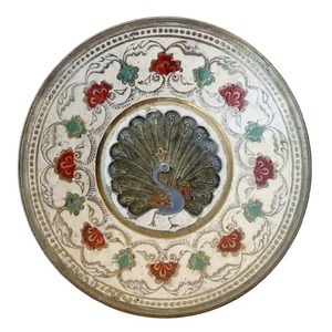 Assiettes rondes de service en laiton pur, de haute qualité, pour restaurants et hôtels, avec motif de paon gravé - Product Image 4