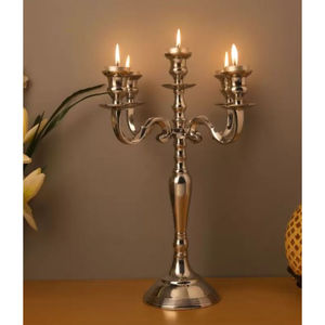 Design classique Accueil Hôtel Décoratif Bougeoir Candélabre Prime Qualité Métal Argent Chandelier Au Prix Le Moins Cher - Product Image 4