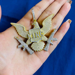 Colgante de Plata de Ley 925 con Incrustaciones de Diamantes Simulados de Moissanita, Estilo Hip Hop, Diseño Único de Águila Rey, con Dije de Oro de 14K - Product Image 1