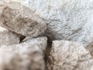 Pyrophyllite de qualité supérieure en bloc pour le revêtement des baguettes de soudage et les matériaux de flux, avec une stabilité et une pureté élevées aux températures élevées - Product Image 3