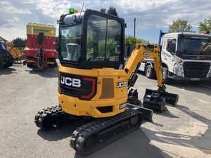 รถขุดขนาดเล็ก JCB 25Z-1 รุ่นใหม่ น้ำหนัก 2.5 ตัน แบบ Zero Tail Swing พร้อมเครื่องยนต์ Kubota ระบบไฮดรอลิก Bosch รุ่นปี 2025 - Product Image 2