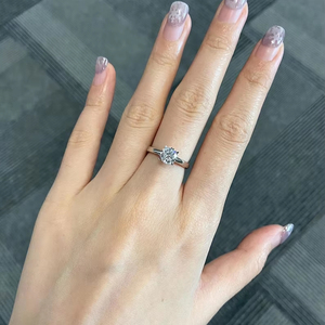 Bague de fiançailles solitaire en or jaune 14 carats 1.5CT DEF VS1 Bague de mariage à 4 griffes pour femme - Product Image 1