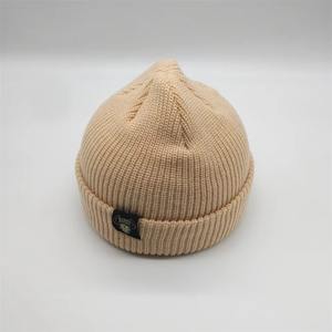 Bonnets tricotés sur mesure Fabricant d'équipement d'origine Chapeaux d'hiver de haute qualité Chapeaux chauds à la mode Fournisseur en gros - Product Image 3