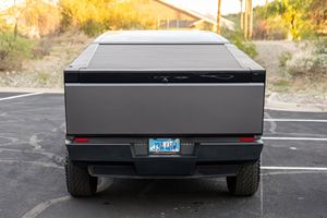 Excellent rapport qualité-prix, Tesla Cybertruck d'occasion 2024, série Foundation, prêt à être expédié - Product Image 5